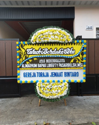Papan Bunga Duka di Tanjung Riau