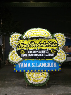 Papan Bunga Duka di Tanjung Riau